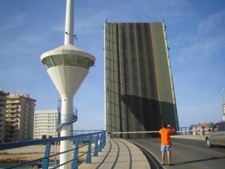la manga lifting road bridge