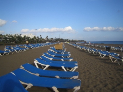 Lanzarote puerto del carman playa