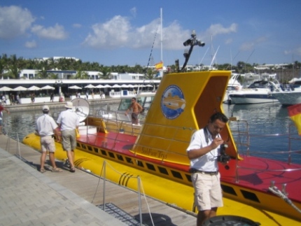 Lanzarote-yellow-submarine