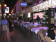 Al restaurante en Benidorm