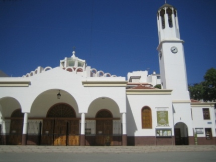 los-cristianos-iglesia-cerca-plaza-carmen.jpg