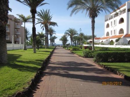 Tenerife-hotel-cleopatra-external-view-to-playa.jpg