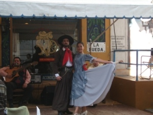 buenos-aires-tango-dancers-posing.JPG