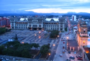 Guatemala-city-central-park.jpg