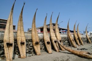 peru-caballitos-de-totora.jpg